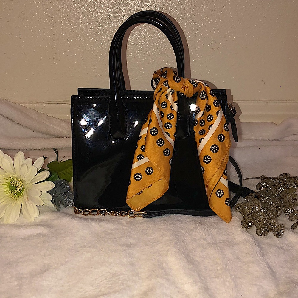 Mini Patent Leather bag w/ scarf 🖤💛